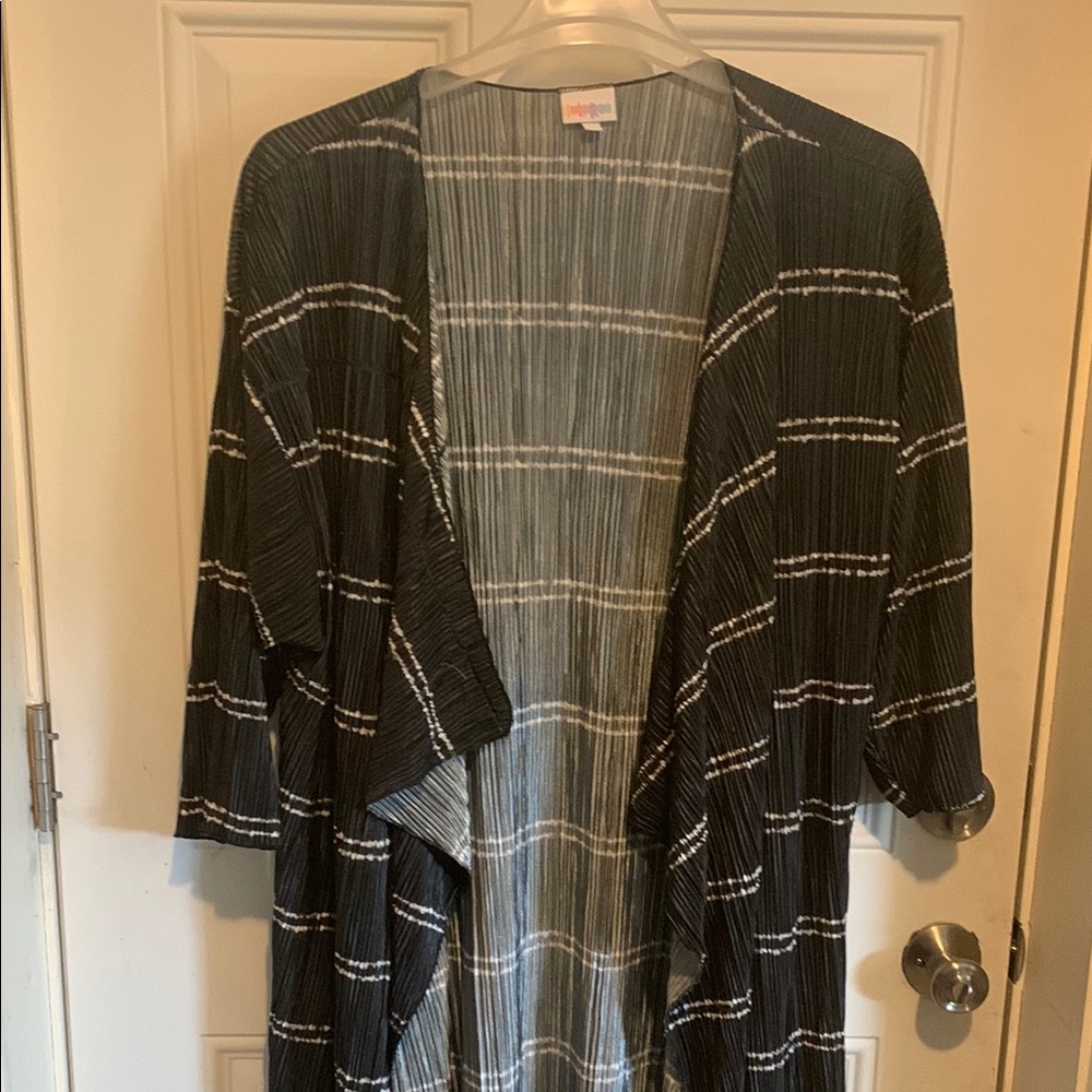 LuLaRoe Black and White Pleated Thin Cardigan Silky